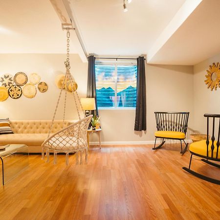 Windsor Retreat Private Basement Suite DEN Esterno foto